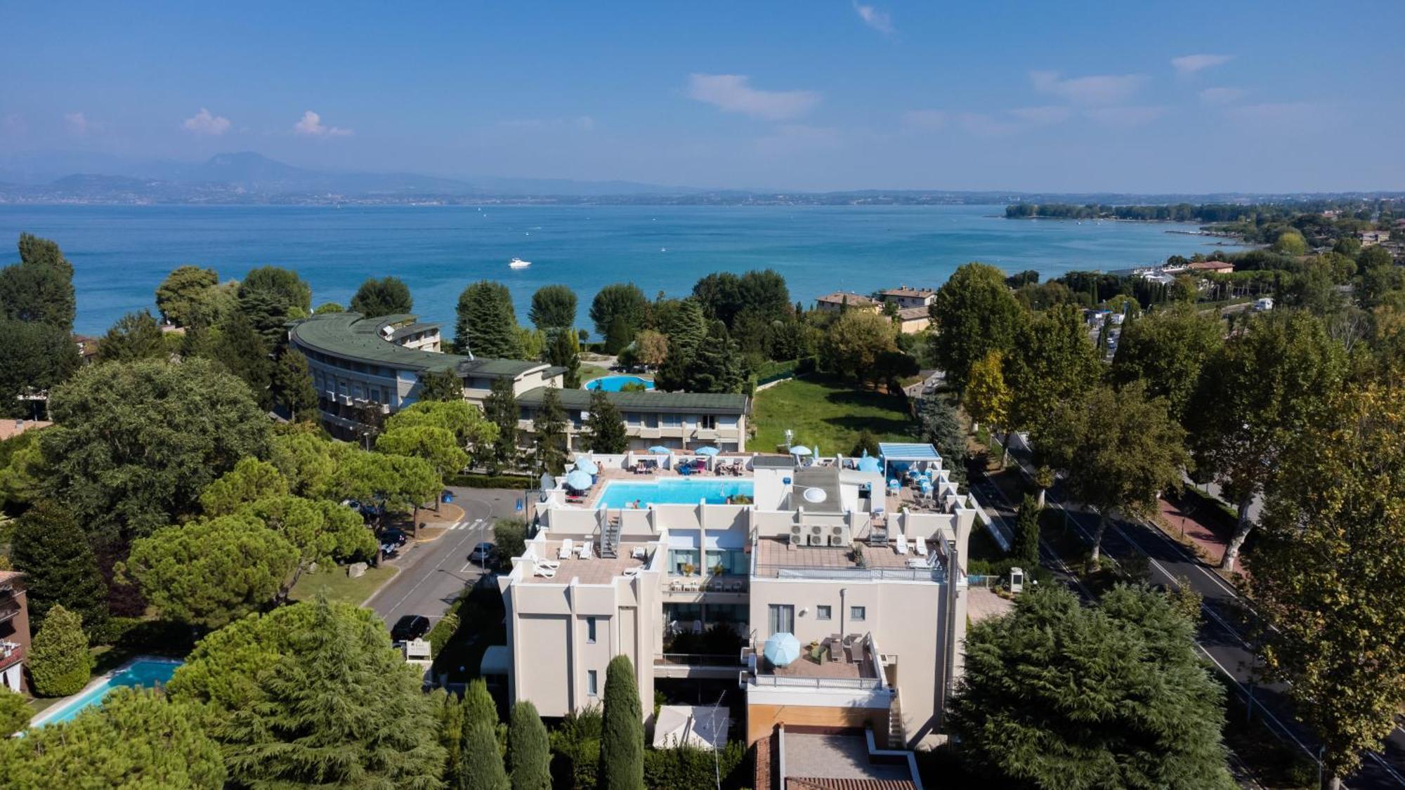 Hotel Alfieri Сірміоне Екстер'єр фото
